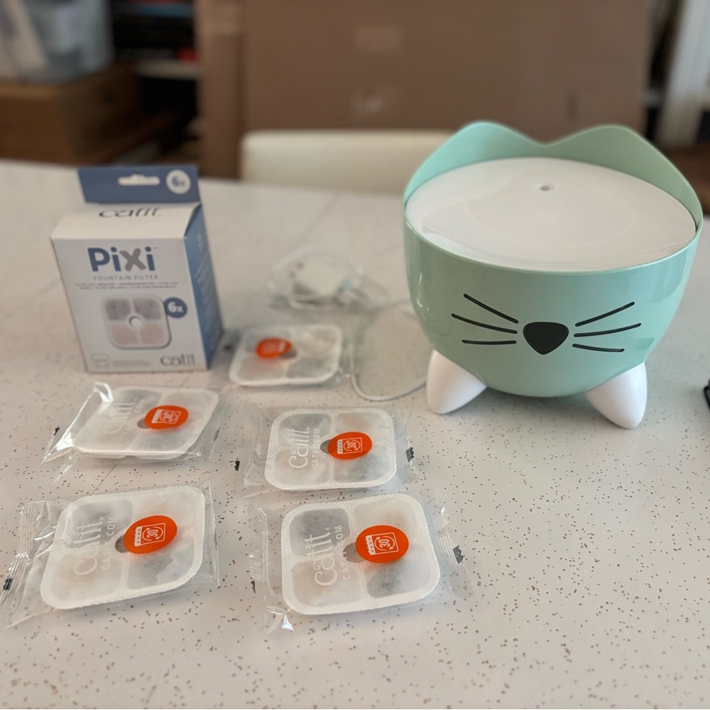 Catit Pixi cat fountain ⛲️